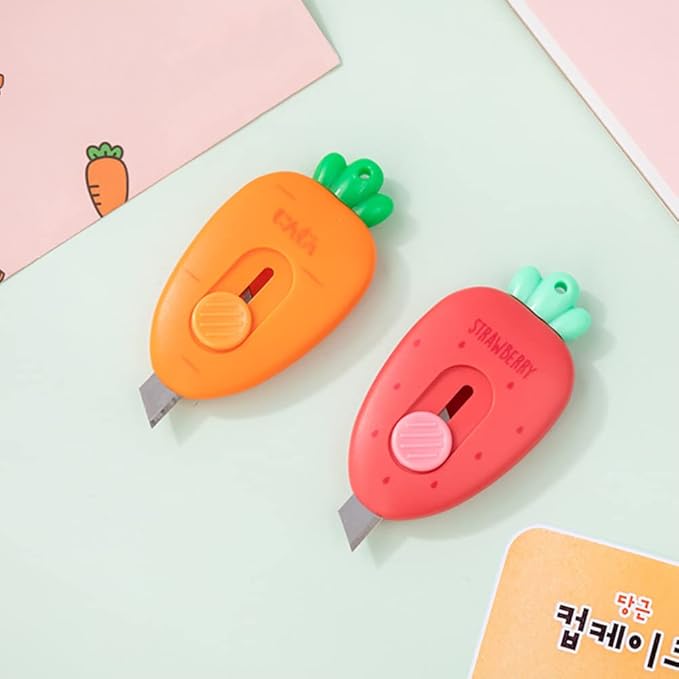 4pcs Mini Retractable Utility Knife Box Cutter Letter Opener, Cute Carrot and Strawberry Shaped Portable Knivies, For Cutting Paper Cardboard Thin Sheets Office School Stationery