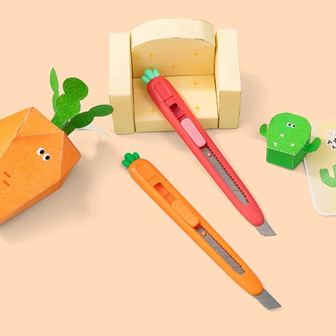 4pcs Mini Retractable Utility Knife Box Cutter Letter Opener, Cute Carrot and Strawberry Shaped Portable Knivies, For Cutting Paper Cardboard Thin Sheets Office School Stationery